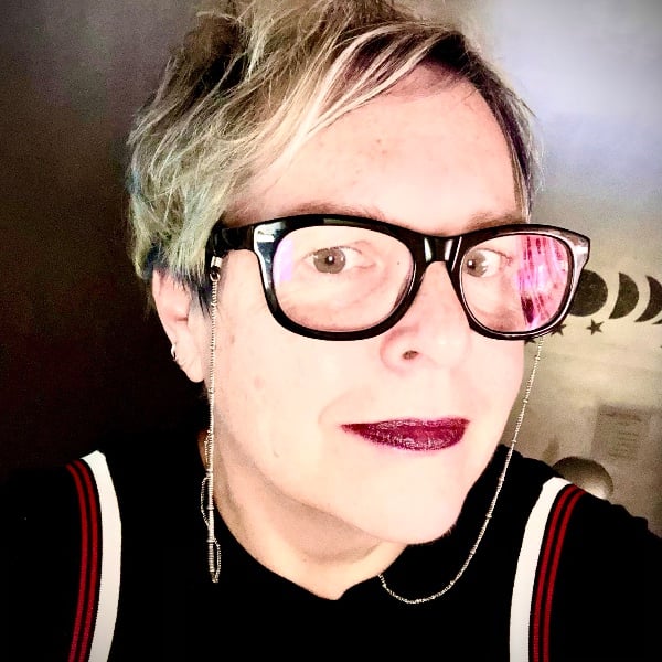 Profile artwork for Dianne Pearce